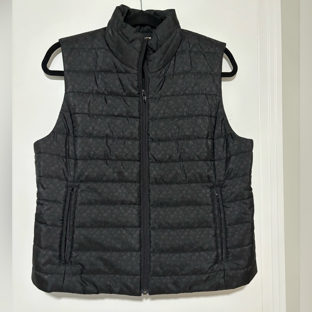 Black puffer vest